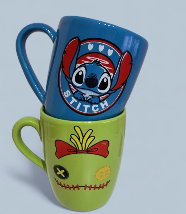 Taza Stitch + Taza Scrump  con cucharas de encastre