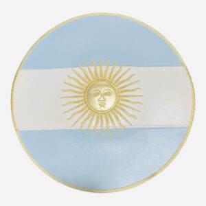 Mantel de ecocuero bordado con detalles similares oro ( bandera )